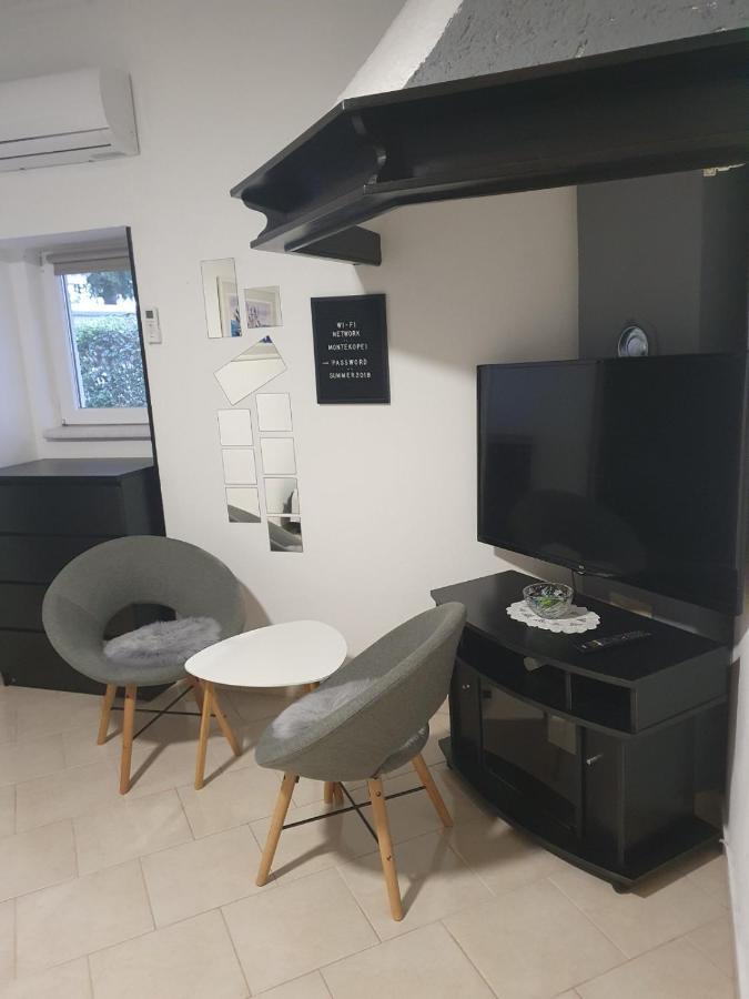 Artemida Apartment เมดูลิน ภายนอก รูปภาพ